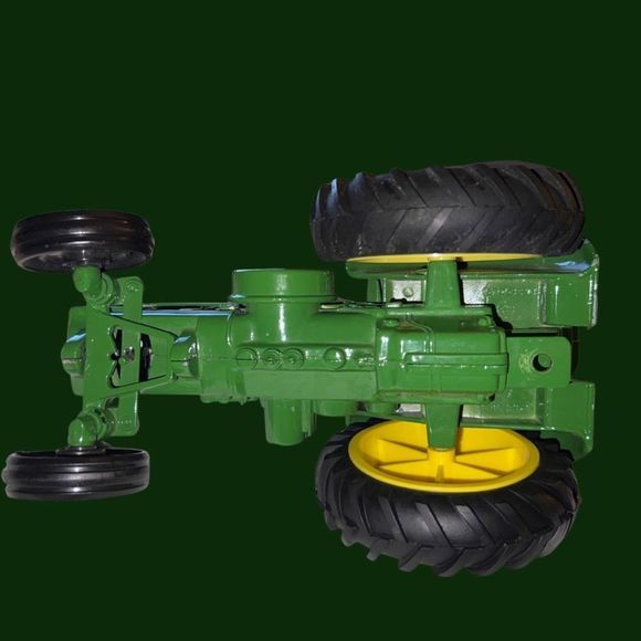 1993 ERTL John Deere 820 Diesel Tractor, Self Propelled Forage Harvester DieCast - Picture 8 of 8